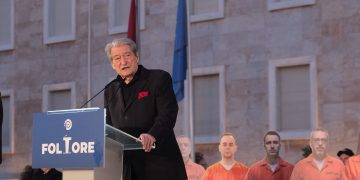 Berisha: Rama sulmoi protestuesit paqësorë njësoj si Asadi në Siri! Kurrë në Europë nuk janë parë pamje të tilla