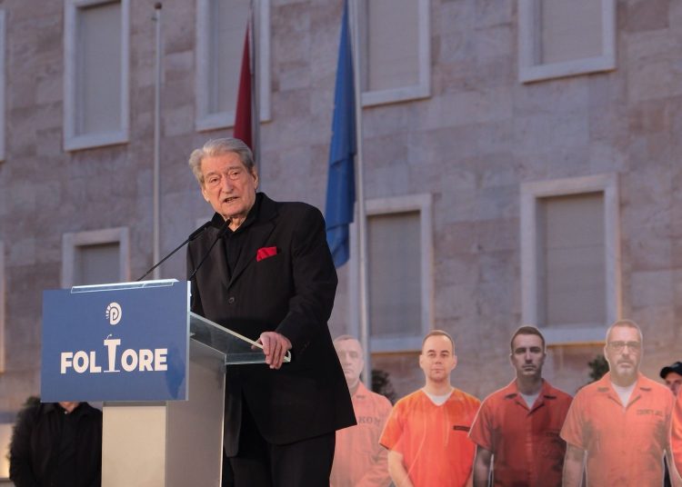 Berisha: Rama sulmoi protestuesit paqësorë njësoj si Asadi në Siri! Kurrë në Europë nuk janë parë pamje të tilla