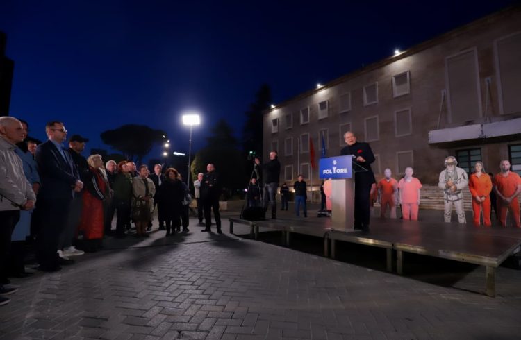 Berisha: Mediat e kontrolluara nga qeveria duan të mbajnë në këmbë regjimin mafioz të Ramës