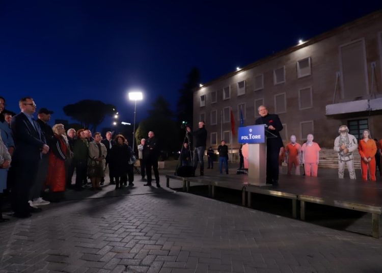 Berisha: Mediat e kontrolluara nga qeveria duan të mbajnë në këmbë regjimin mafioz të Ramës