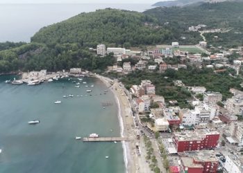 Himarë/ 35-vjeçari mban peng prindërit dhe i kërcënon me thikë, policia ndërhyn dhe shmang tragjedinë