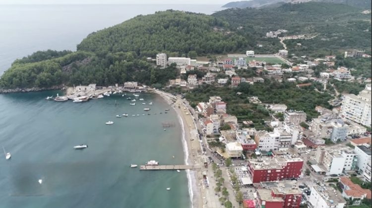 Himarë/ 35-vjeçari mban peng prindërit dhe i kërcënon me thikë, policia ndërhyn dhe shmang tragjedinë
