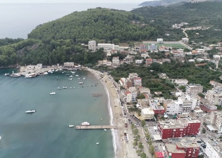 Himarë/ 35-vjeçari mban peng prindërit dhe i kërcënon me thikë, policia ndërhyn dhe shmang tragjedinë