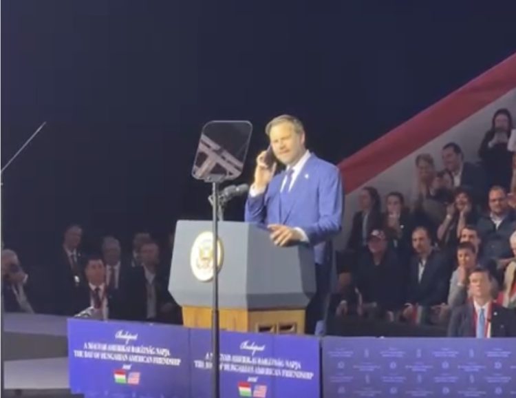 Telefonata e papritur e Trump surprizon mbështetësit e Orban në Hungari, ndërpret fjalimin e JD Vance
