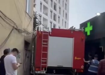 VIDEO/ Asnjë shteg për zjarrfikëset në Tiranë. Vetëm leje ndërtimi për pallate bosh