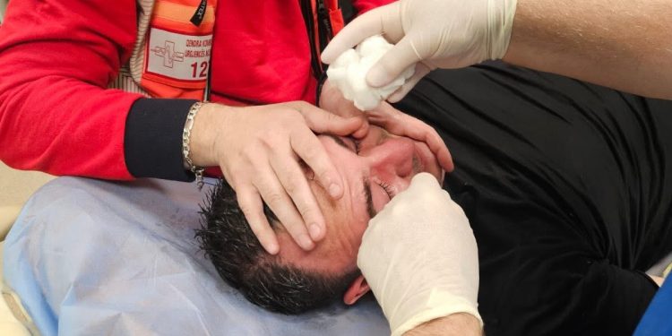 Deputeti i PD-së Klevis Balliu dhunohet nga policia, përfundon në spital