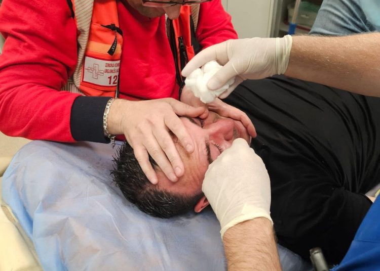 Deputeti i PD-së Klevis Balliu dhunohet nga policia, përfundon në spital