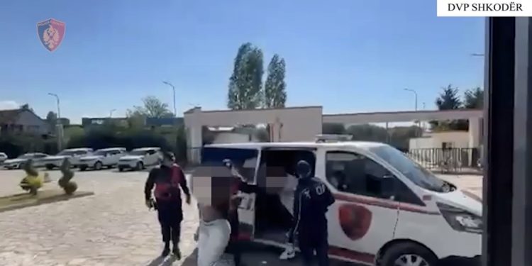 Çuna nga Vermoshi, vajza nga Kolumbia, policia e Shkodrës i “zë në flagrancë”