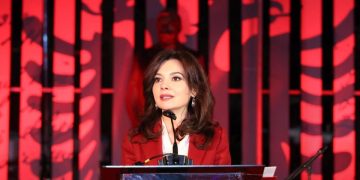 ELISA SPIROPALI/ Më përjashto!