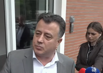 Salianji con letrat e kandidimit në PD, reagon Noka: Për “Gysin” kjo derë nuk do të jetë kurrë e hapur