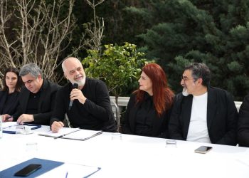 Rama me bizneset turistike në Vlorë: Projekti për Sazanin ka ndryshuar