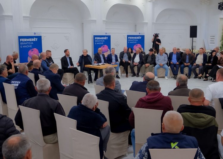 Berisha: Pensionisti merr 8 euro për dy kg domate, baxhanaku i Ramës merr 75 milionë euro!