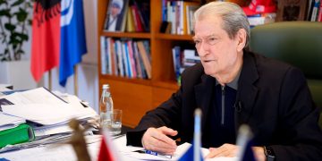 Berisha: Me protestat tona i faktuam botës se shqiptarët nuk kanë kulturë korrupsioni