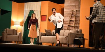 “Sonte do darkojmë në shtrat”, komedia që nuk duhet humbur, ngjitet sot në skenë