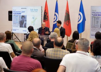 Andi Mustafaj promovon manifestin e tij ‘Luleborë’, Berisha: Është autor i një libri të jashtëzakonshëm