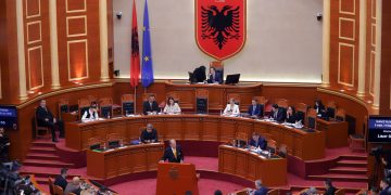 Berisha dhe Spiropali, polemika pikante në Kuvend