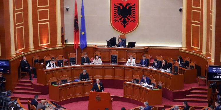 Berisha dhe Spiropali, polemika pikante në Kuvend