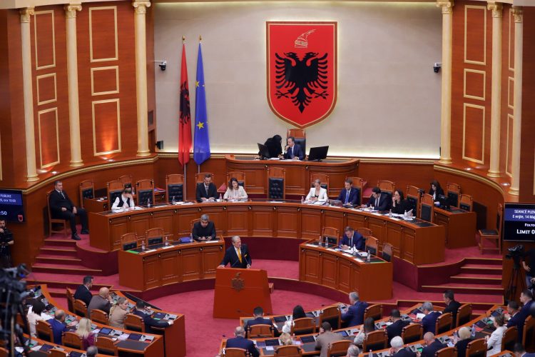 Berisha dhe Spiropali, polemika pikante në Kuvend