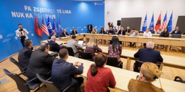 Berisha: Lubia është kryeministrja hije. Ka zëvendësuar Agasin me Bistrin