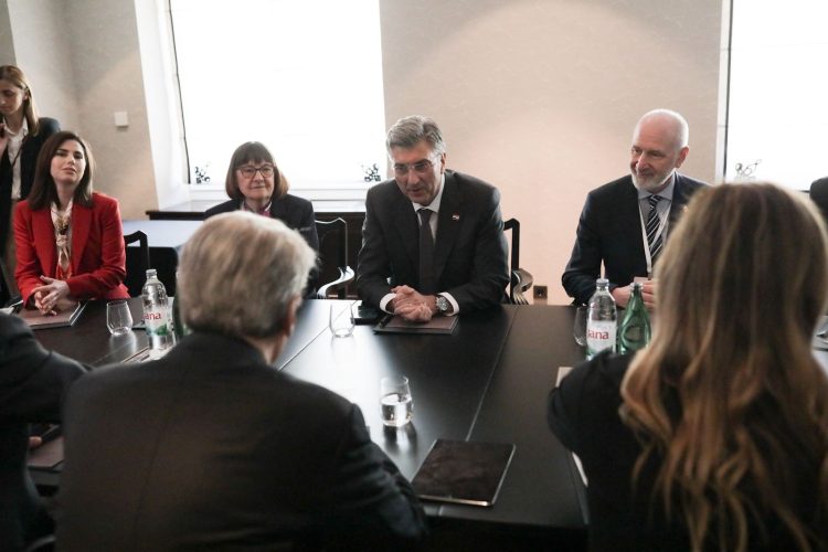 Berisha, takim me Kryeministrin kroat, Plenkoviç: Procesi i integrimit europian duhet të jetë i bazuar në meritë