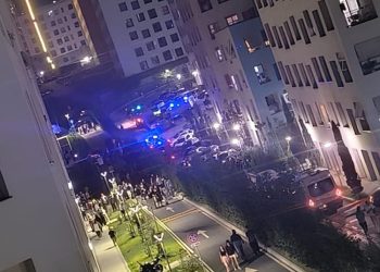 Zjarri përfshin një pallat te ‘Ali Demi’ në Tiranë