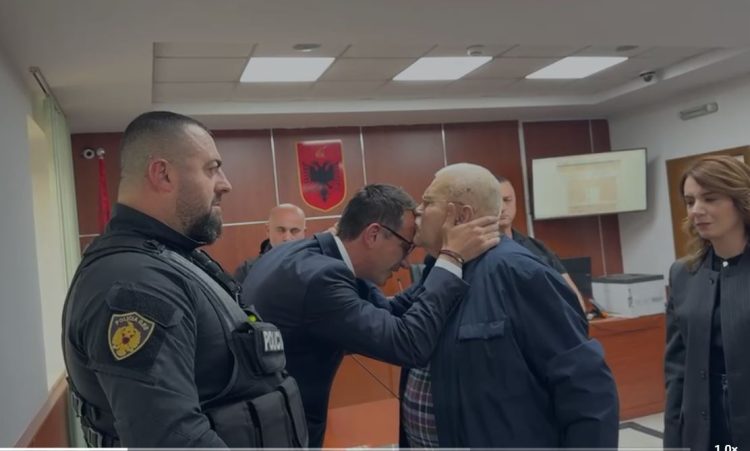 Veliaj paraqitet në Apelin Administrativ, gjyq kundër prokurorit të tij