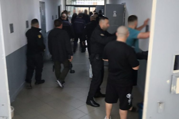 Takimet speciale me kokat e krimit, vajza të njohura në dhomat rozë të burgjeve të sigurisë së lartë