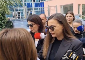 Mirlinda Karçanaj paraqitet në SPAK, nuk flet për mediat
