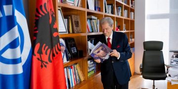 Berisha reagon ndaj kritikëve për zgjedhje me një kandidat: Forma më demokratike, PS nuk zgjedh prej 17 vitesh