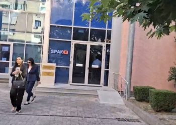 Mirlinda Karçanaj del nga SPAK pas gati katër orësh