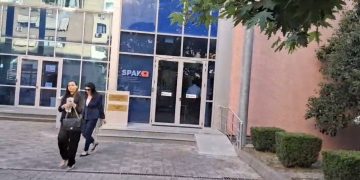 Mirlinda Karçanaj del nga SPAK pas gati katër orësh