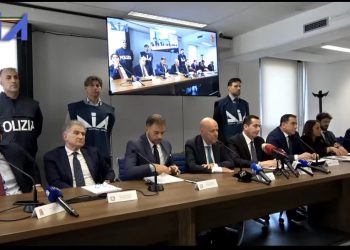 SPAK-Antimafia italiane, aksion kundër pastrimit të parave, 14 masa sigurie në Itali dhe Shqipëri