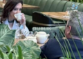 FOTOLAJM/ Spiropali dhe Gjiknuri, takim në kafe ‘ditën e punëtorëve’