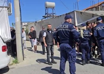 TRAGJIKE NË DURRËS, MAKINA LË PA JETË DY FËMIJË, I TRETI RËNDË