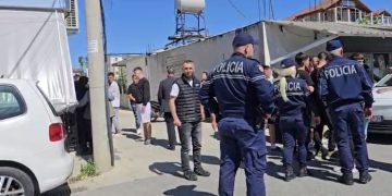 TRAGJIKE NË DURRËS, MAKINA LË PA JETË DY FËMIJË, I TRETI RËNDË