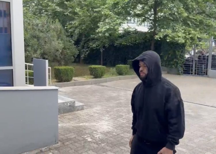 Noizy paraqitet në GJKKO, dëshmi për dhunën nga Laert Haxhiu