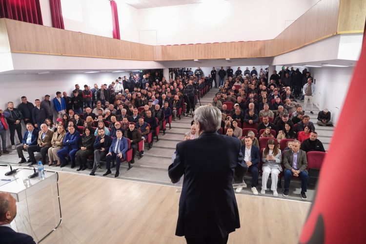 Berisha komenton debatin me mediat: Nuk lidhet me sulmet ndaj meje, por me kyçjen e gojës. Është korruptuar gjuha