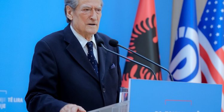 Berisha për protestën para Kryeministrisë: Respektojmë plotësisht të drejtën e qytetarëve për të protestuar