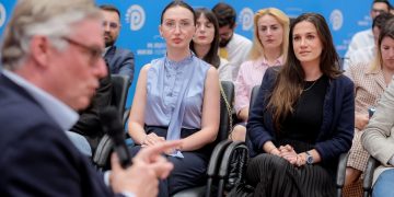 Europarlamentari Antonio Lopez-Isturiz: Të gjithë janë pro Shqipërisë në BE, por ngrejnë dyshimin, a mund të kemi Ramën në KE