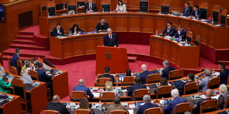 Berisha: Kombinim i dy shërbimeve sekrete Tiranë-Beograd kundër protestuesve të rinj