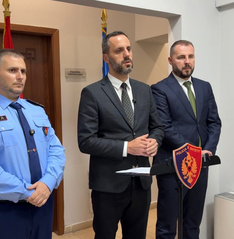 Shpërblim financiar për familjet e policëve Enea Mekolli dhe Edison Adri