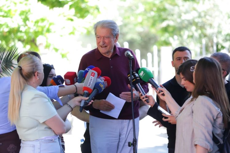 Berisha: Rama po përgatit arratisjen e Lubisë në një shtet tjetër