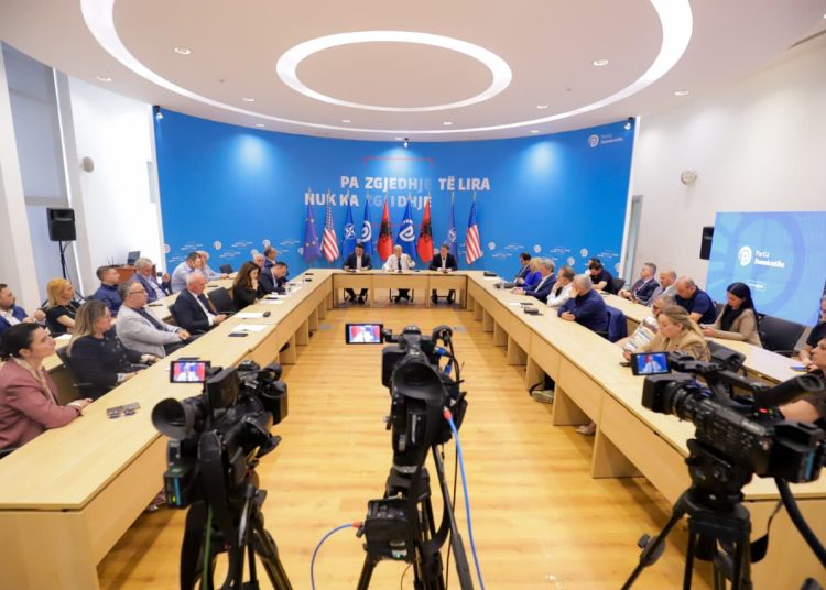 Frika e Berishës për Zvërnecin: Mund të shkatërrohet nga mafia vendase si Ksamili
