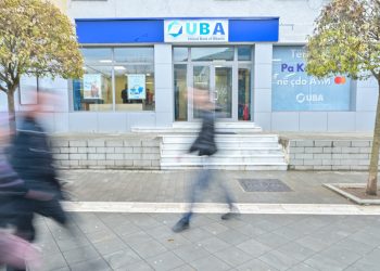 DETAJET/ Mësohet shuma në euro dhe dollarë që u vodhën në UBA bank nga llogaritë e klientë