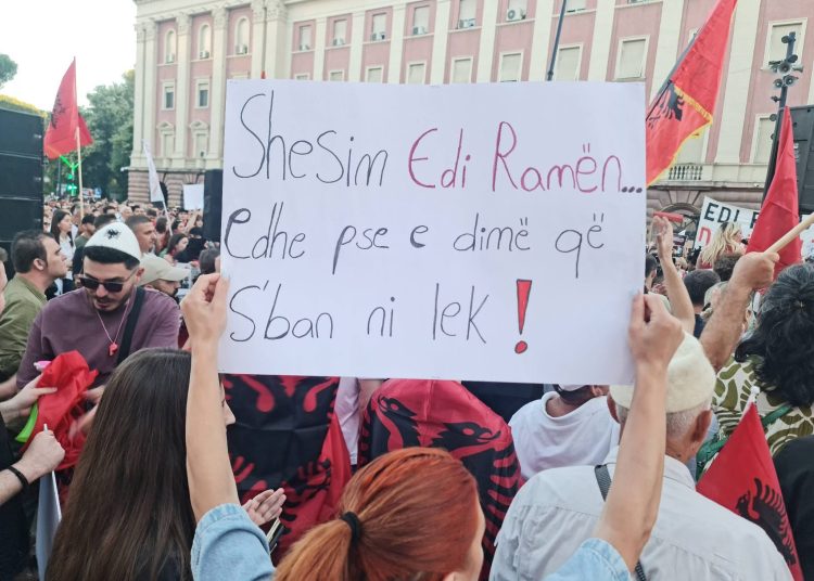 GENC POLLO/ Një krahasim i projekteve problematike në Beograd e në Zvërnec