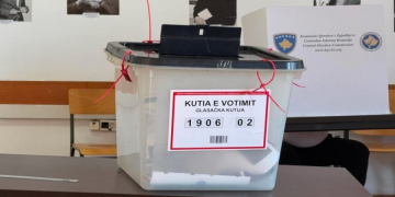 KOSOVË/ Mbi 110 mijë qytetarë kanë votuar deri në orën 11:00