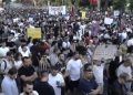 Dita e 9 e protestës, mijëra qytetarë mbushin bulevardin para Kryeministrisë