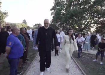 Rama në krah të Belindës në Fier, refuzon dorëheqjen: Me mua dhe me PS nuk funksionon