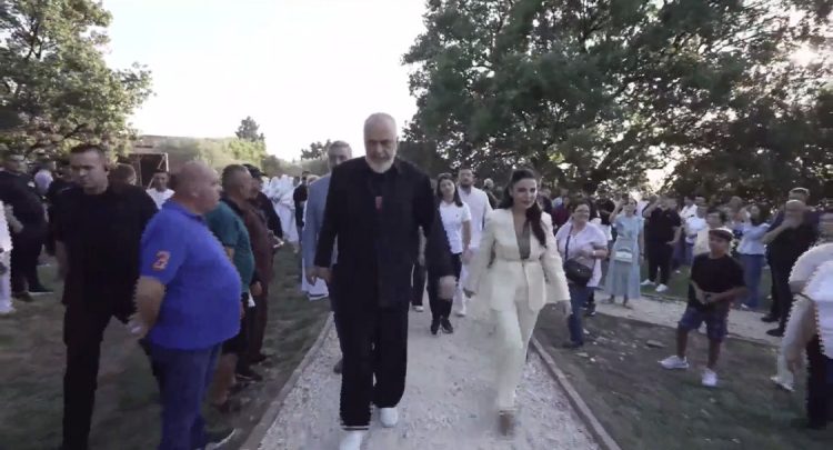 Rama në krah të Belindës në Fier, refuzon dorëheqjen: Me mua dhe me PS nuk funksionon