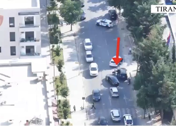 VIDEO/ Trafikonin armë dhe lëndë plasëse: 4 të arrestuar, 2 në kërkim